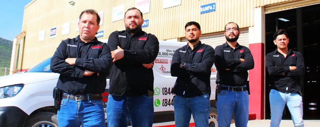 Equipo de CCH Ferreterías, distribuidor de ferretería industrial en Ramos Arizpe