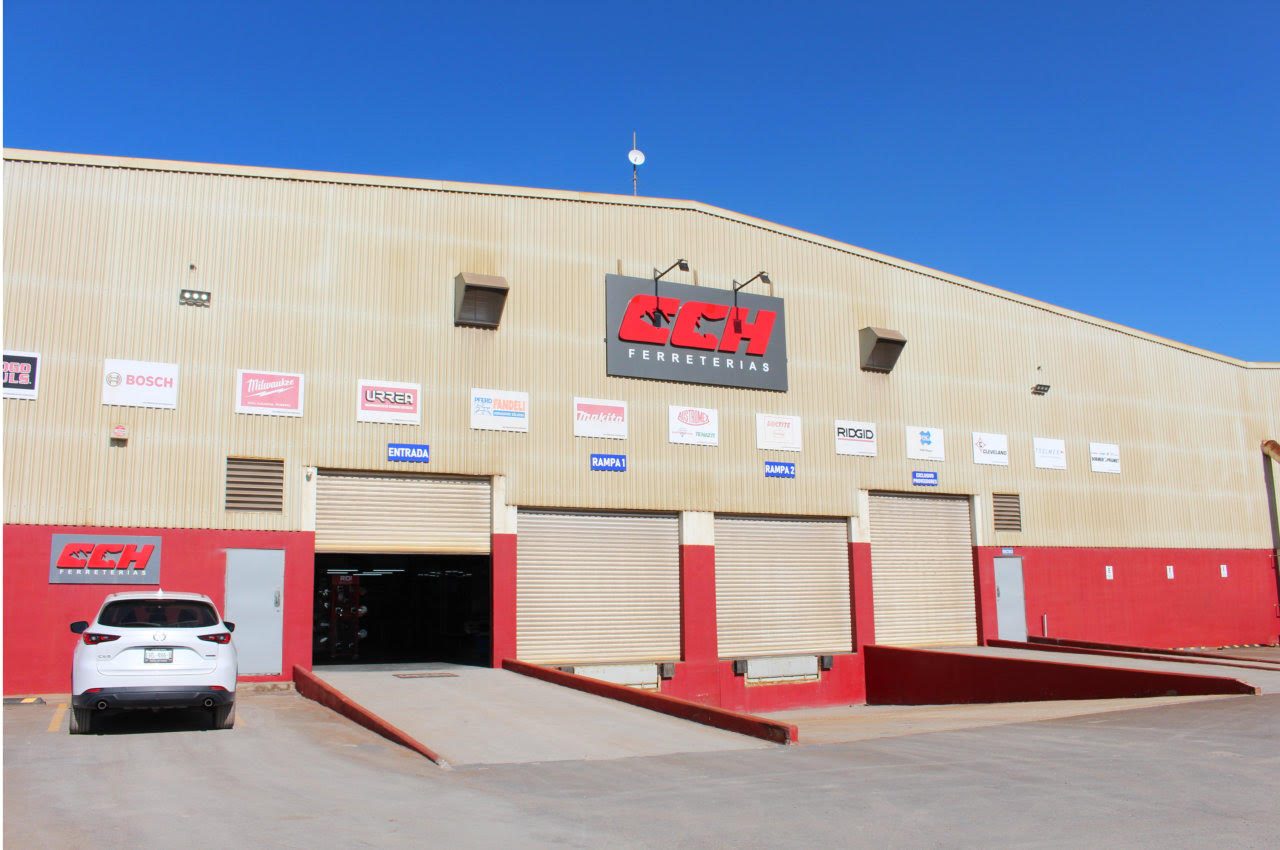 Fachada de CCH Ferreterías, ferretería industrial en Ramos Arizpe, Coahuila